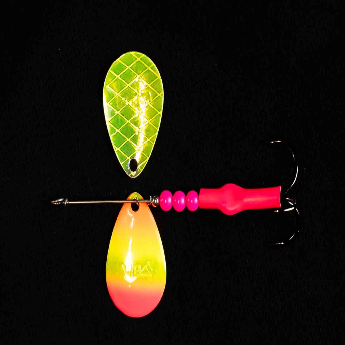 #3.5 BV Deep Cup Candy Pink TR Salmon Spinner (Single Spinner)