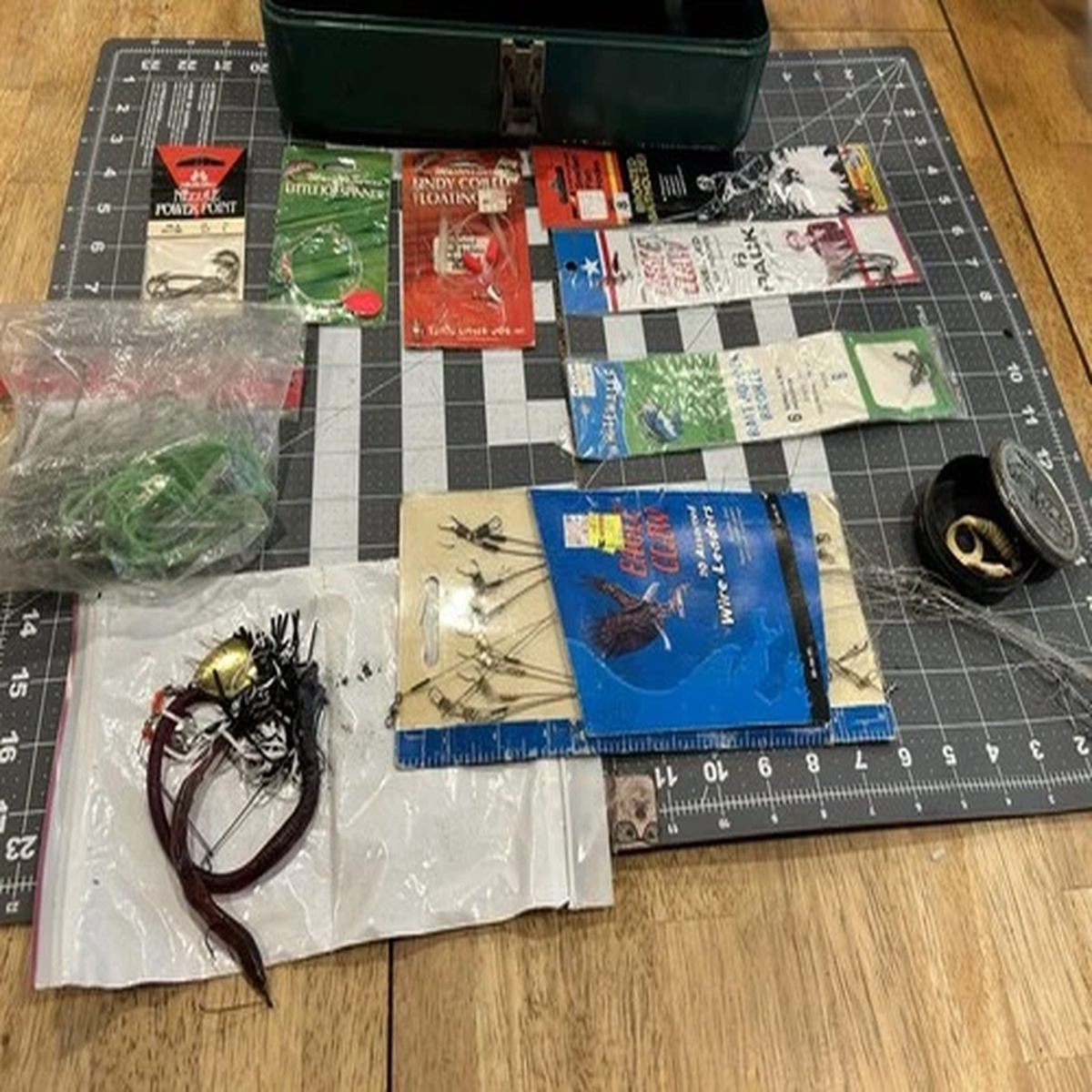 victor atco Metal tacklebox W/ miscellaneous fishing gear READ DESCRIPTION